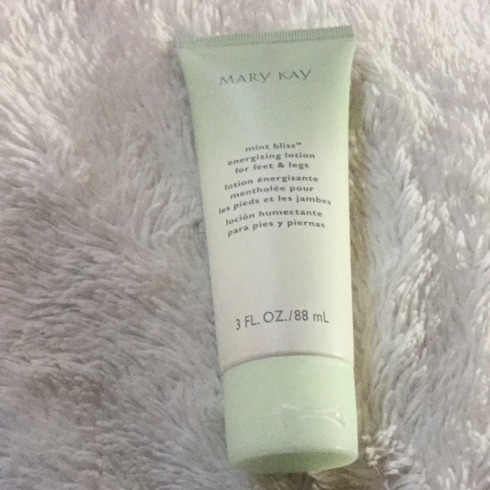 New! 💋Mary Kay mint bliss foot and leg lotion 💋
